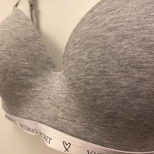 Victoria’s Secret t-shirt bra